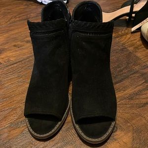 Block fall booties